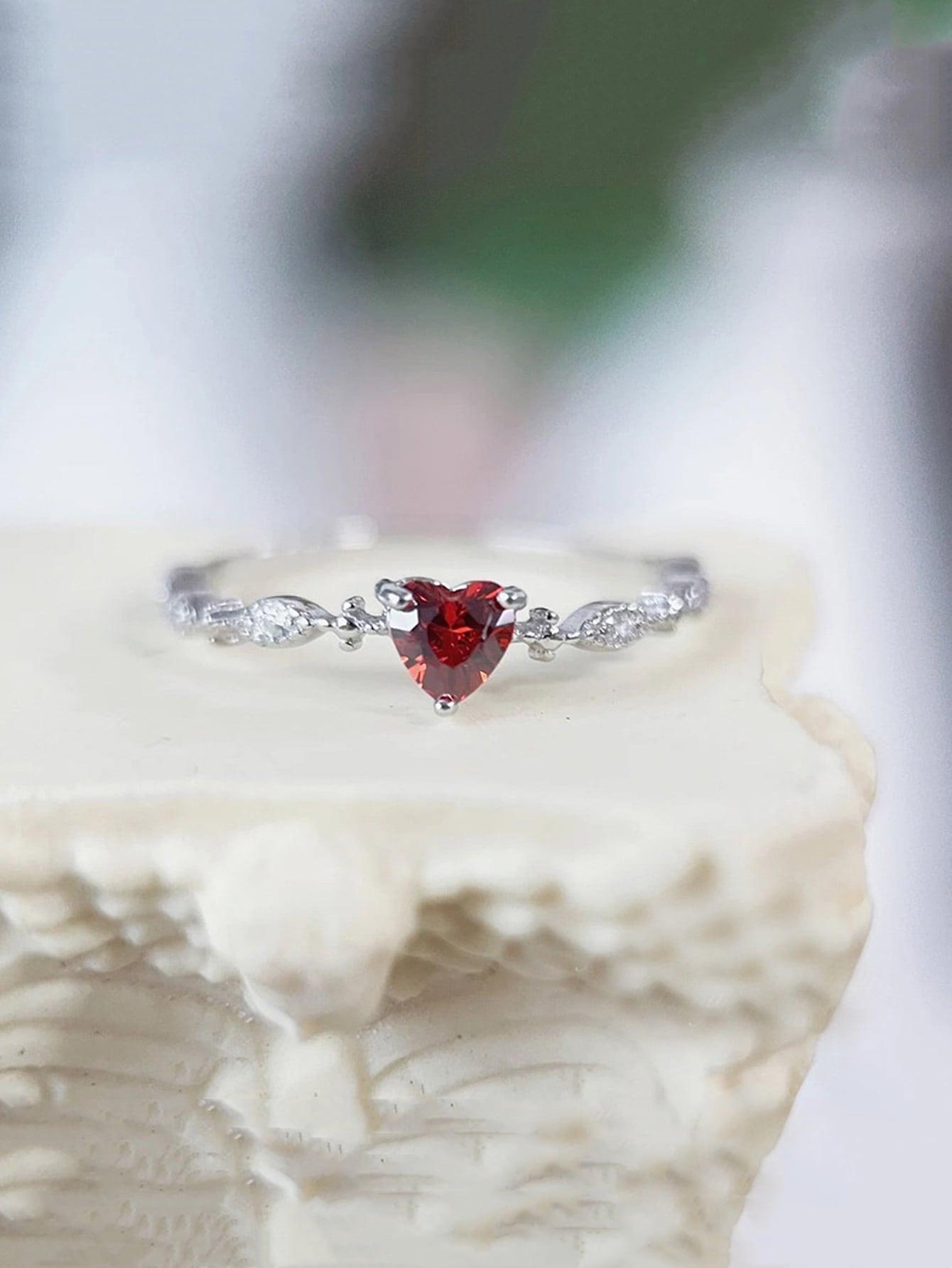 Tutaru - Cute Red Heart Ring