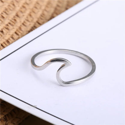 Tutaru - Women's Stainless Simple Steel Wave Ring